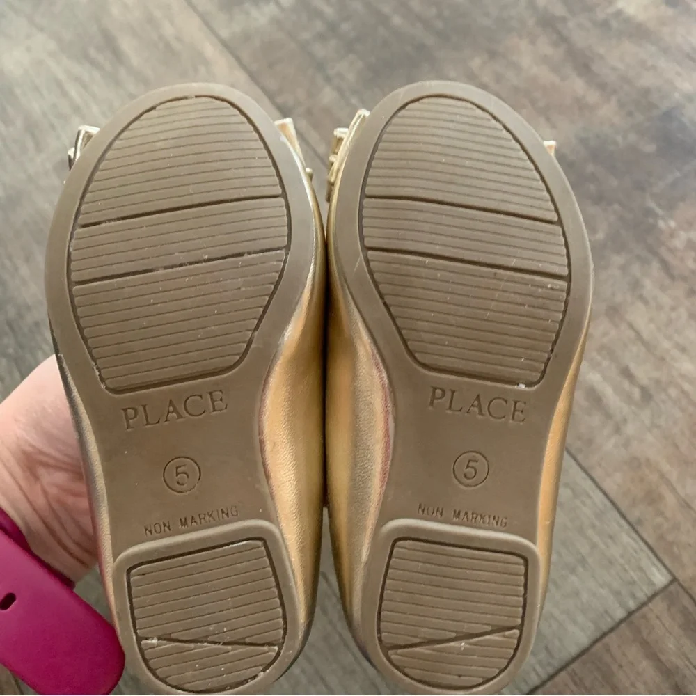 The children’s place gold bow flat